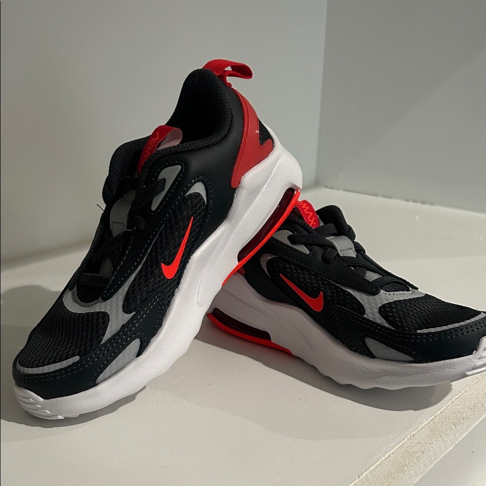New, Nike Kids 12c Air Max Little Boy Tennis Shoe Black and Red Athletic Sneaker - Picture 7 of 7